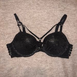 Victoria’s Secret - Very Sexy Push-Up Bra. Size 32A. Black/silver.